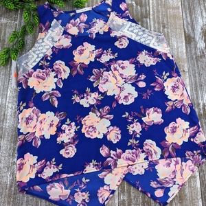 NWT Beautiful Blue & Purple Floral Lace Top. Small